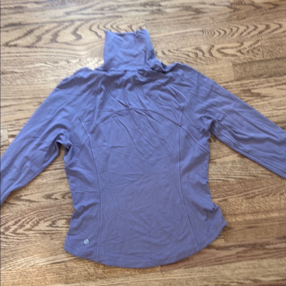Lululemon top